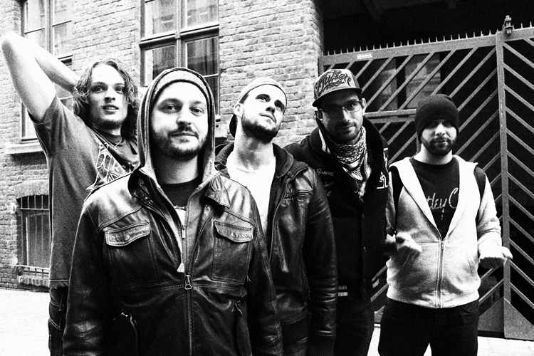Falling-Down-Band-Photo-2013-750